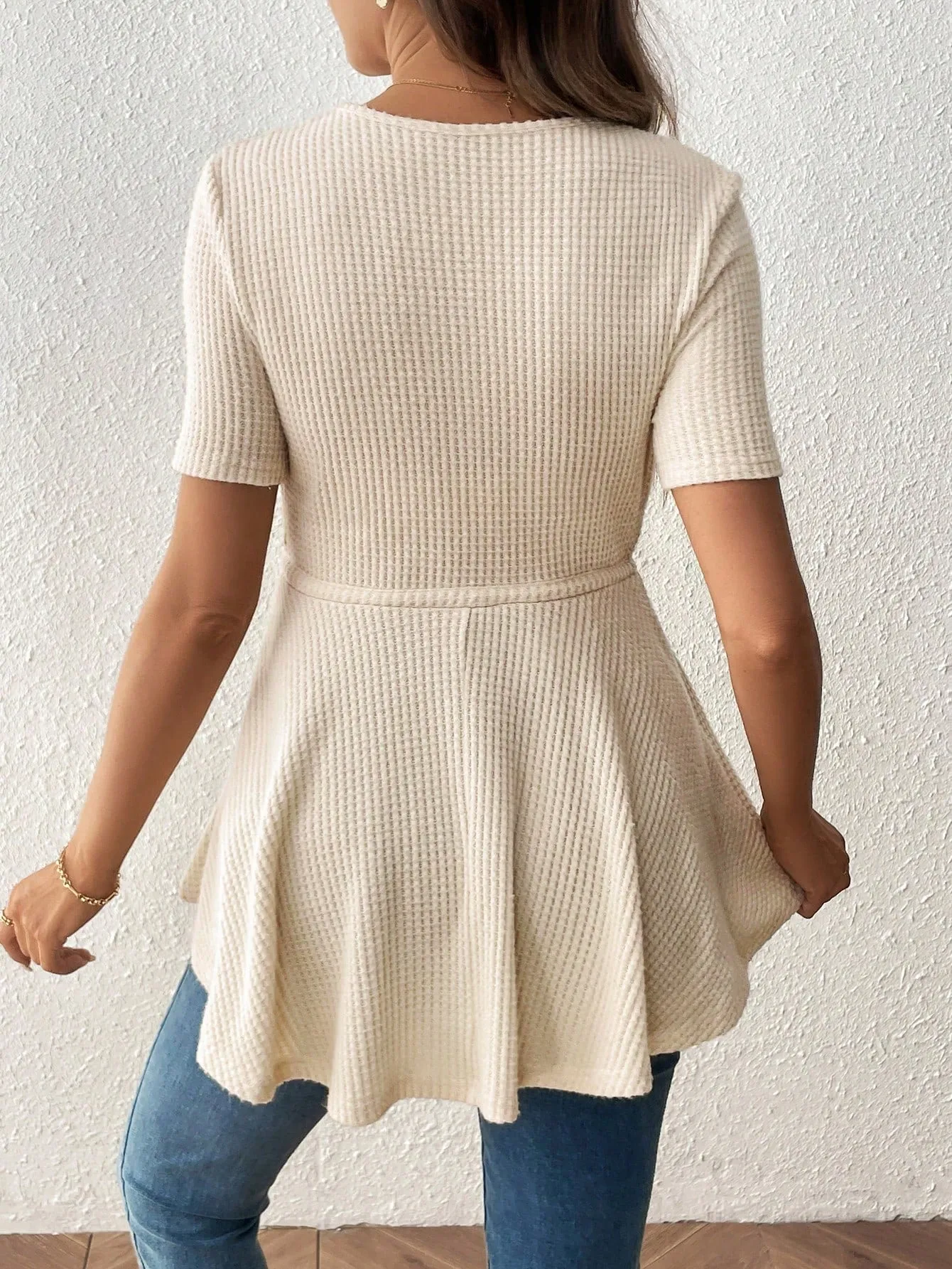 Camiseta premamá Cherry Vibes: estilo y comodidad en