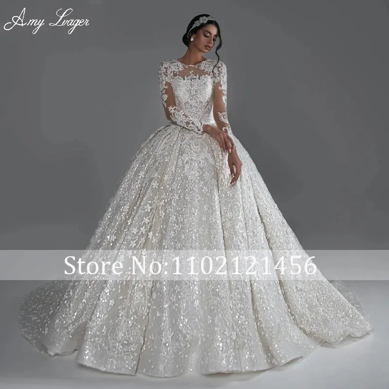 Classic O-Neck Long Sleeve Ball Gown Wedding Dress