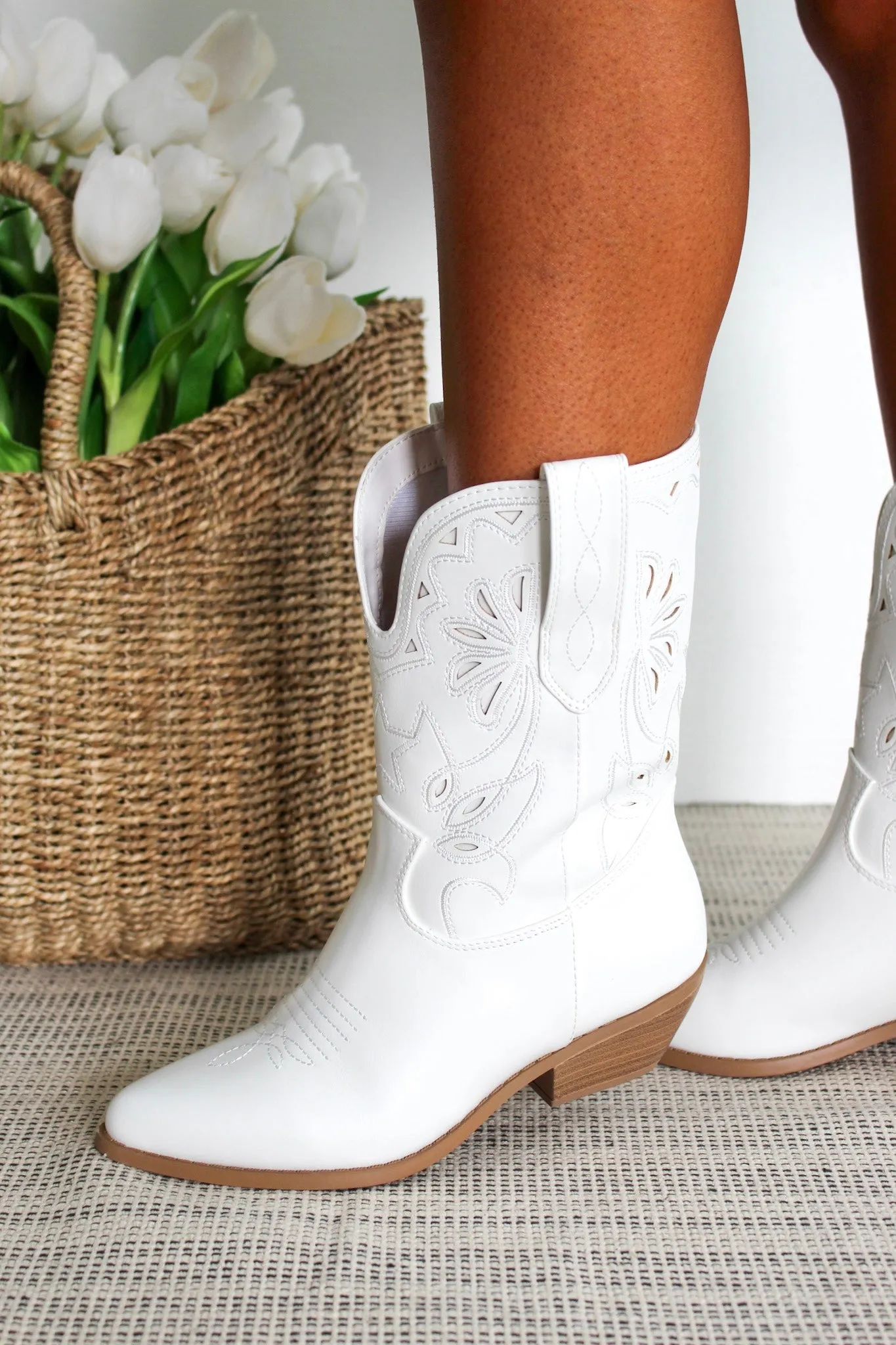 Dahlia Western Boot • White