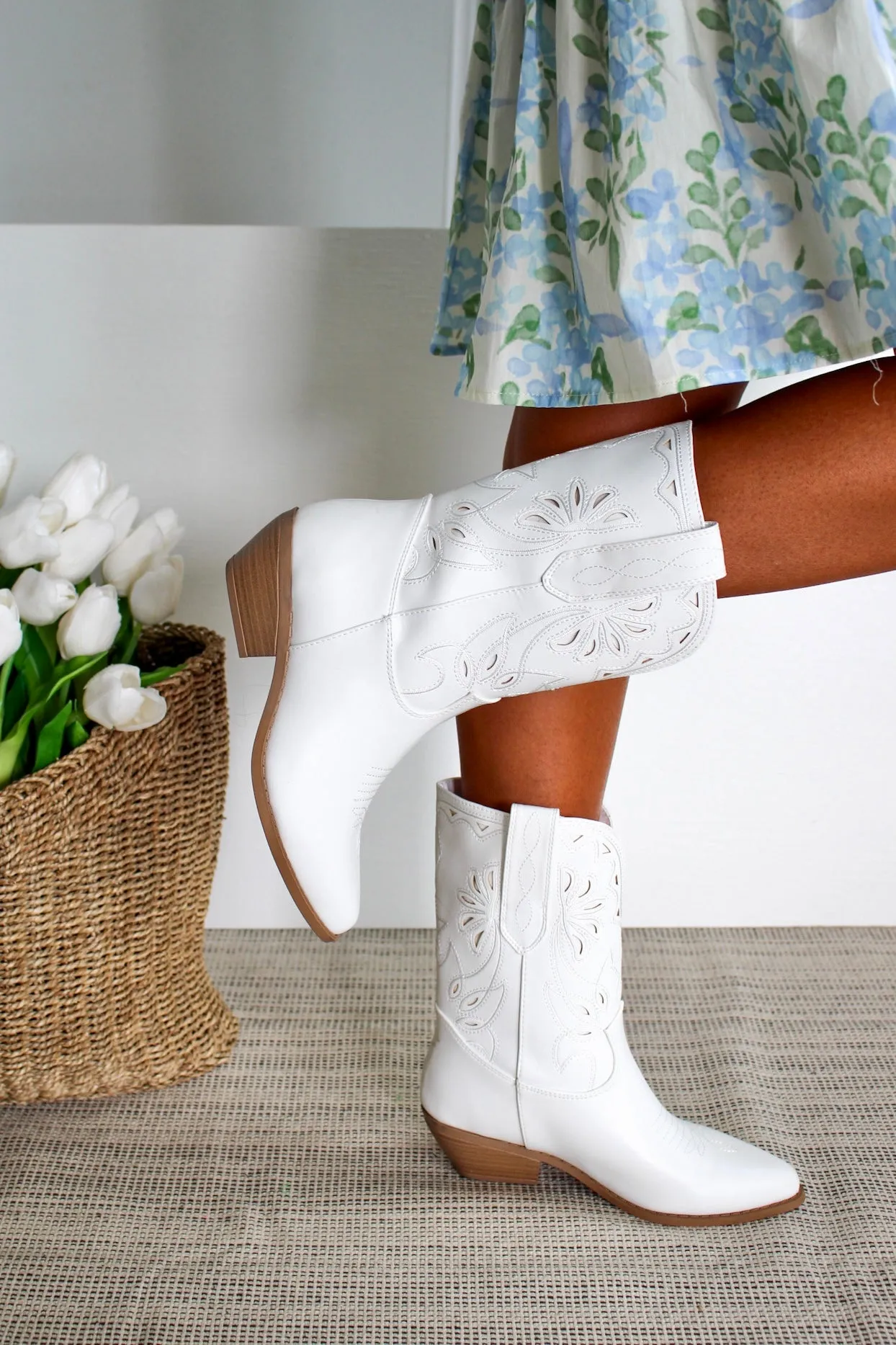 Dahlia Western Boot • White