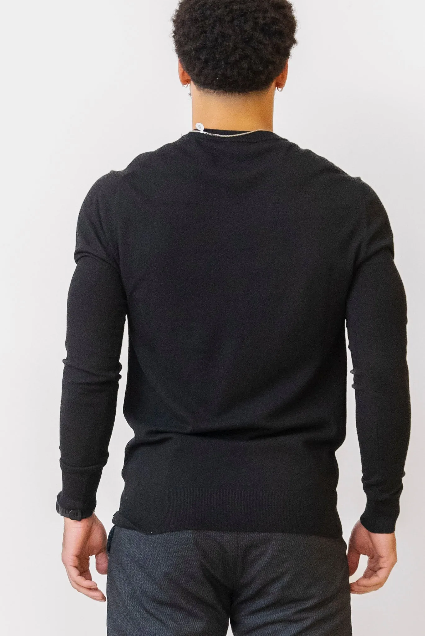 MIZUMI Crew Neck Sweater in Black