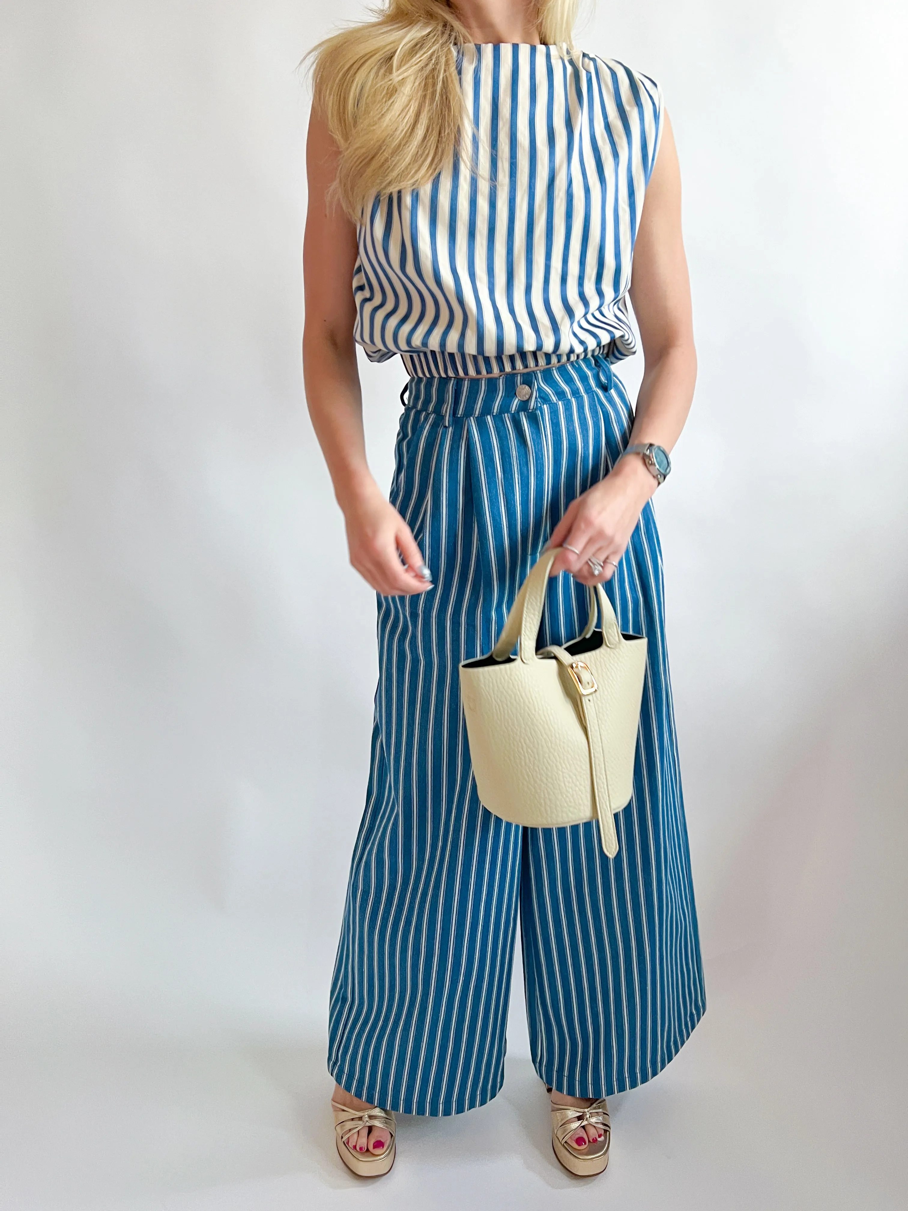Round Neck Shoulder Padded Top