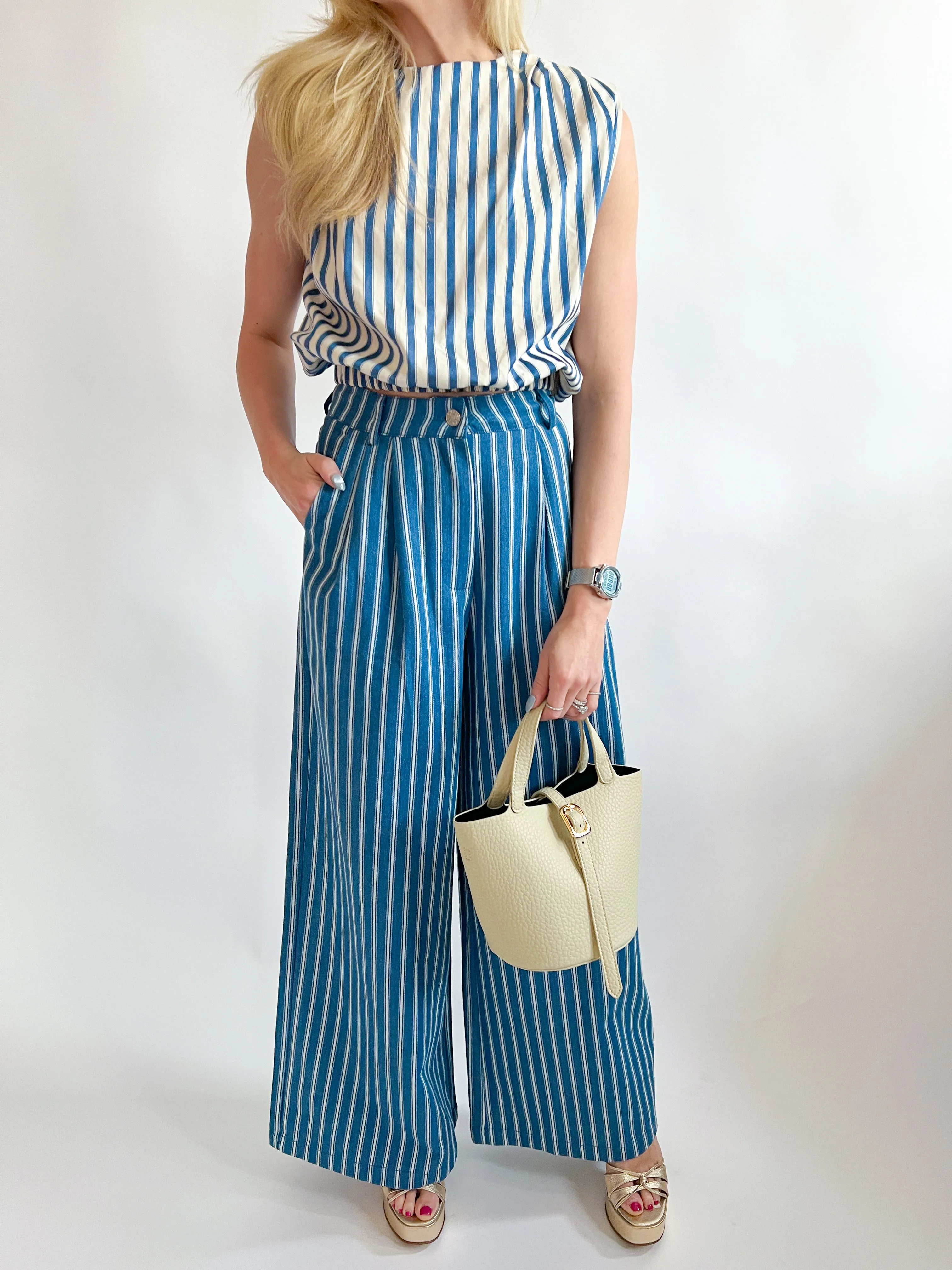 Round Neck Shoulder Padded Top