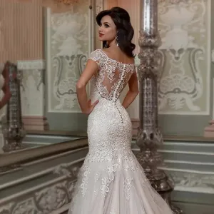 Wedding Dress Short Sleeves Lace Appliques Elegant Boat Neck Bride Gown