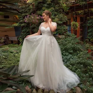 Wedding Dresses Plus Size Jewel Neck Short Sleeves Bride Gowns